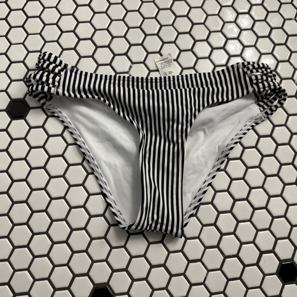 NWOT Hollister swim Black and White Striped Swim Bottom size XS